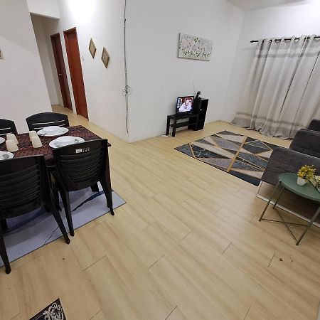 1201 Apartment Ladang Tok Pelam Tepipantaibatuburuk Kuala Terengganu Exteriör bild
