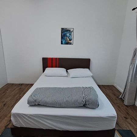 1201 Apartment Ladang Tok Pelam Tepipantaibatuburuk Kuala Terengganu Exteriör bild