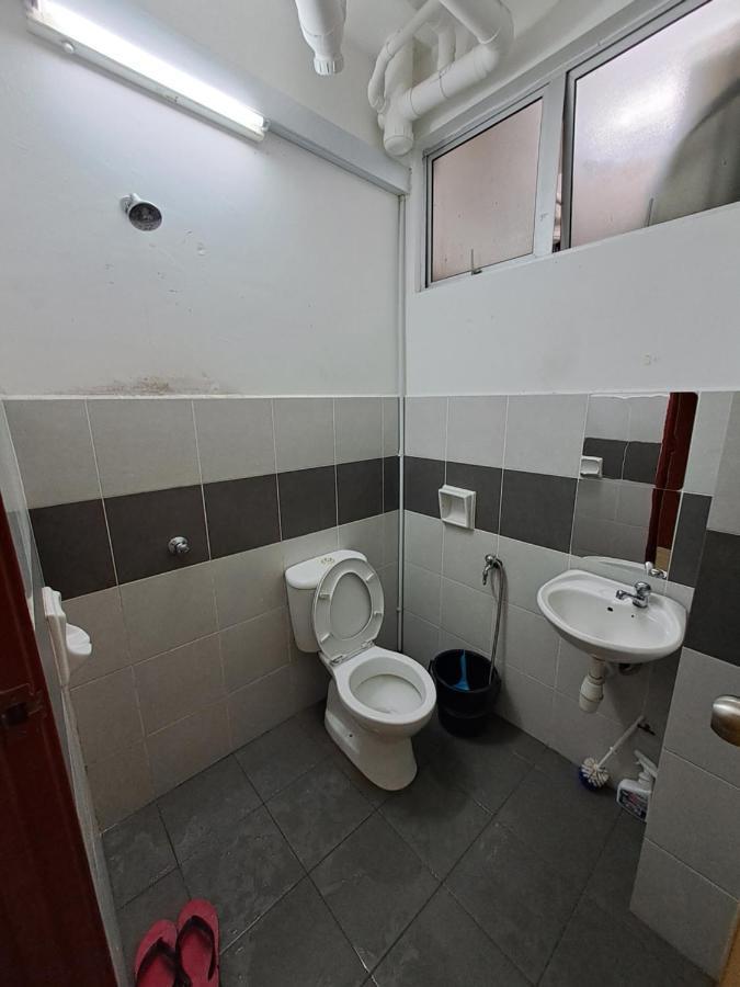 1201 Apartment Ladang Tok Pelam Tepipantaibatuburuk Kuala Terengganu Exteriör bild