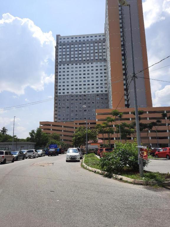 1201 Apartment Ladang Tok Pelam Tepipantaibatuburuk Kuala Terengganu Exteriör bild