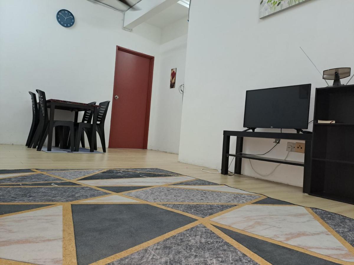 1201 Apartment Ladang Tok Pelam Tepipantaibatuburuk Kuala Terengganu Exteriör bild