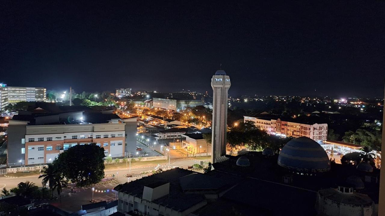 1201 Apartment Ladang Tok Pelam Tepipantaibatuburuk Kuala Terengganu Exteriör bild